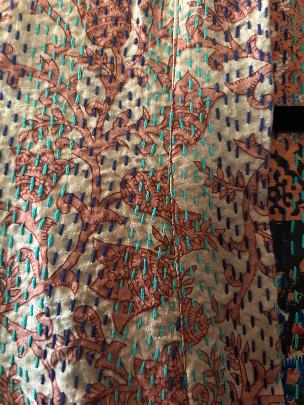 Sleeveless Printed Quilted Silk Vest in Cream and Dusty Rose - Picture 3 of 8